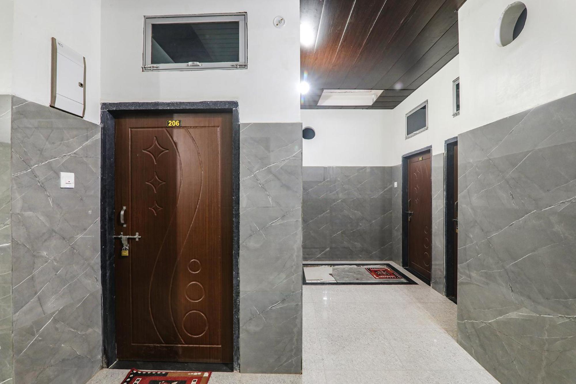 Fabexpress Milan Palace Ayodhya Exterior photo