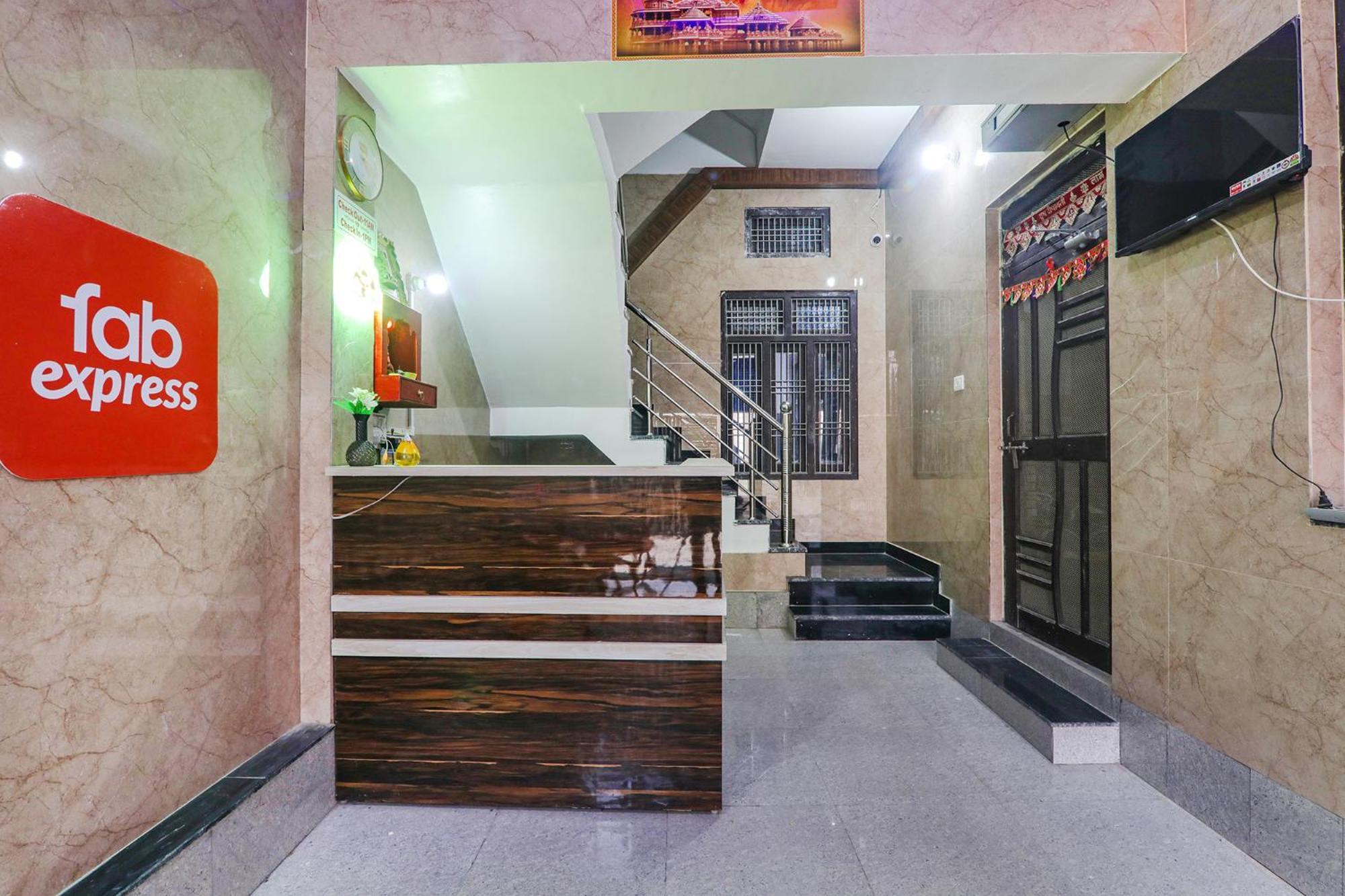 Fabexpress Milan Palace Ayodhya Exterior photo